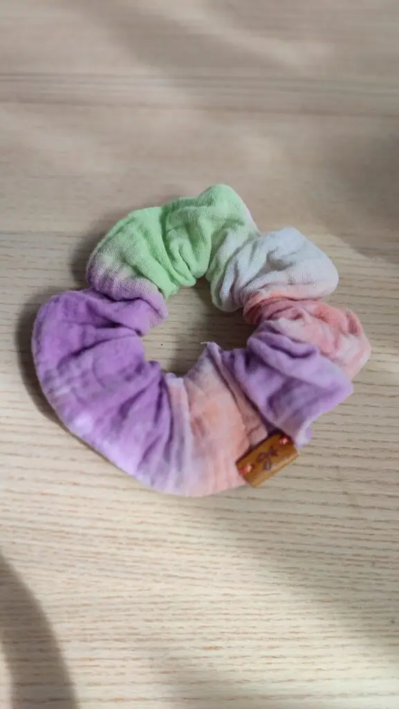 coletero scrunchie Tie Dye Green and Purple