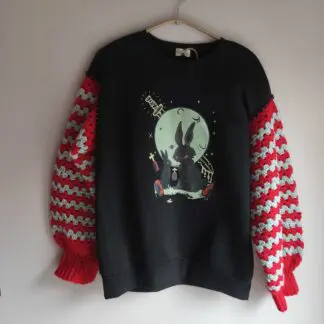 Sudadera Uppcycled"Diabolic Rabbit" Crochet