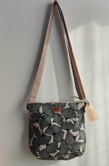 Sling Bag Ginkgo Negro y Coral